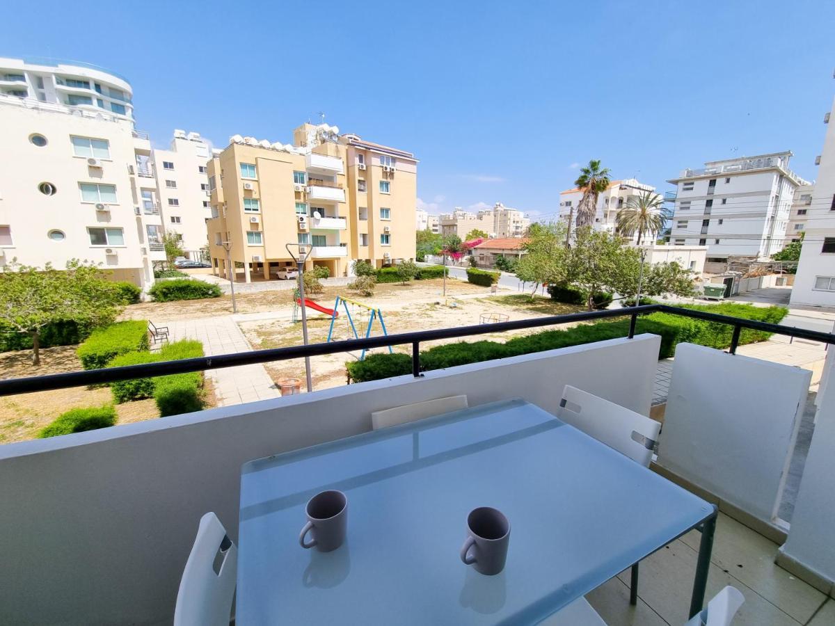 Seaside Heaven Apartment With Pool Larnaca Eksteriør billede